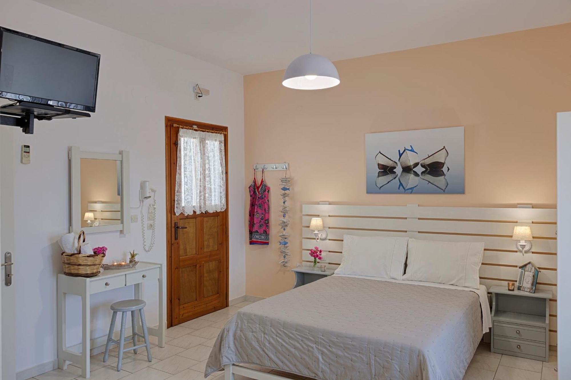 Letta'S Apartments Finikas  Bagian luar foto