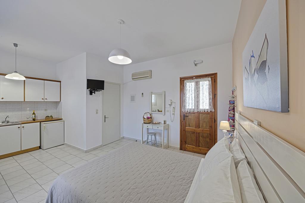 Letta'S Apartments Finikas  Bagian luar foto